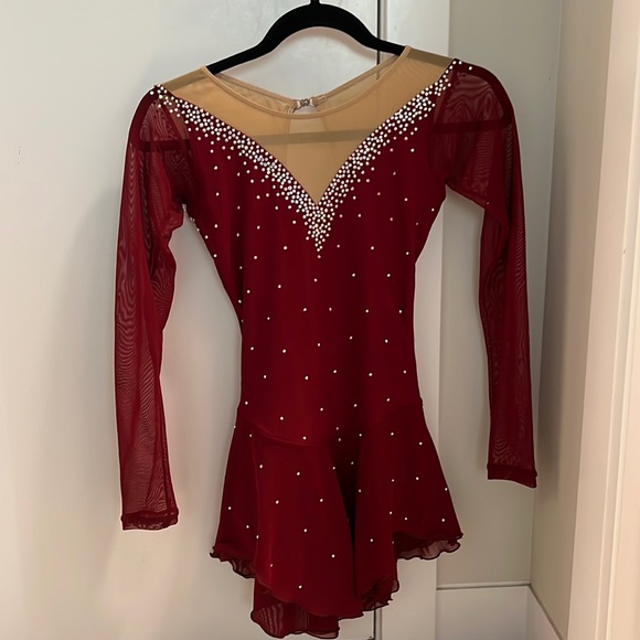 Custom woman’s small figure skating dress for competition - Picture 1 of 2